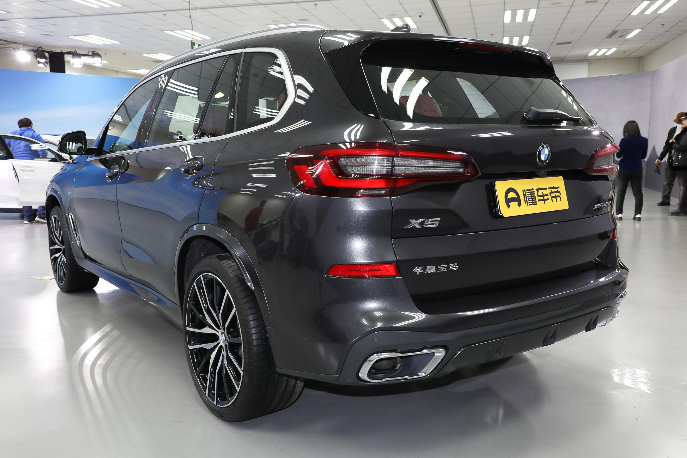 全新宝马x5xdrive45e详解,国产宝马最新x5试驾视频