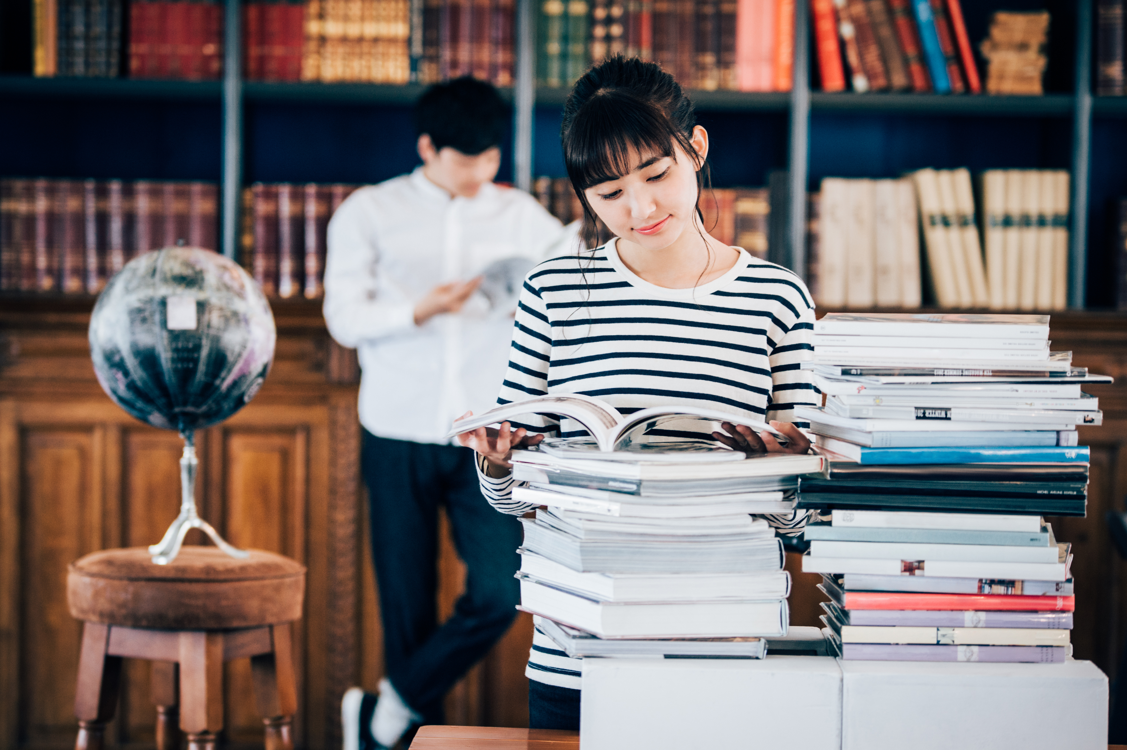 小说：我是六指诡医，今天六指受伤后，美女却给我吸了进去