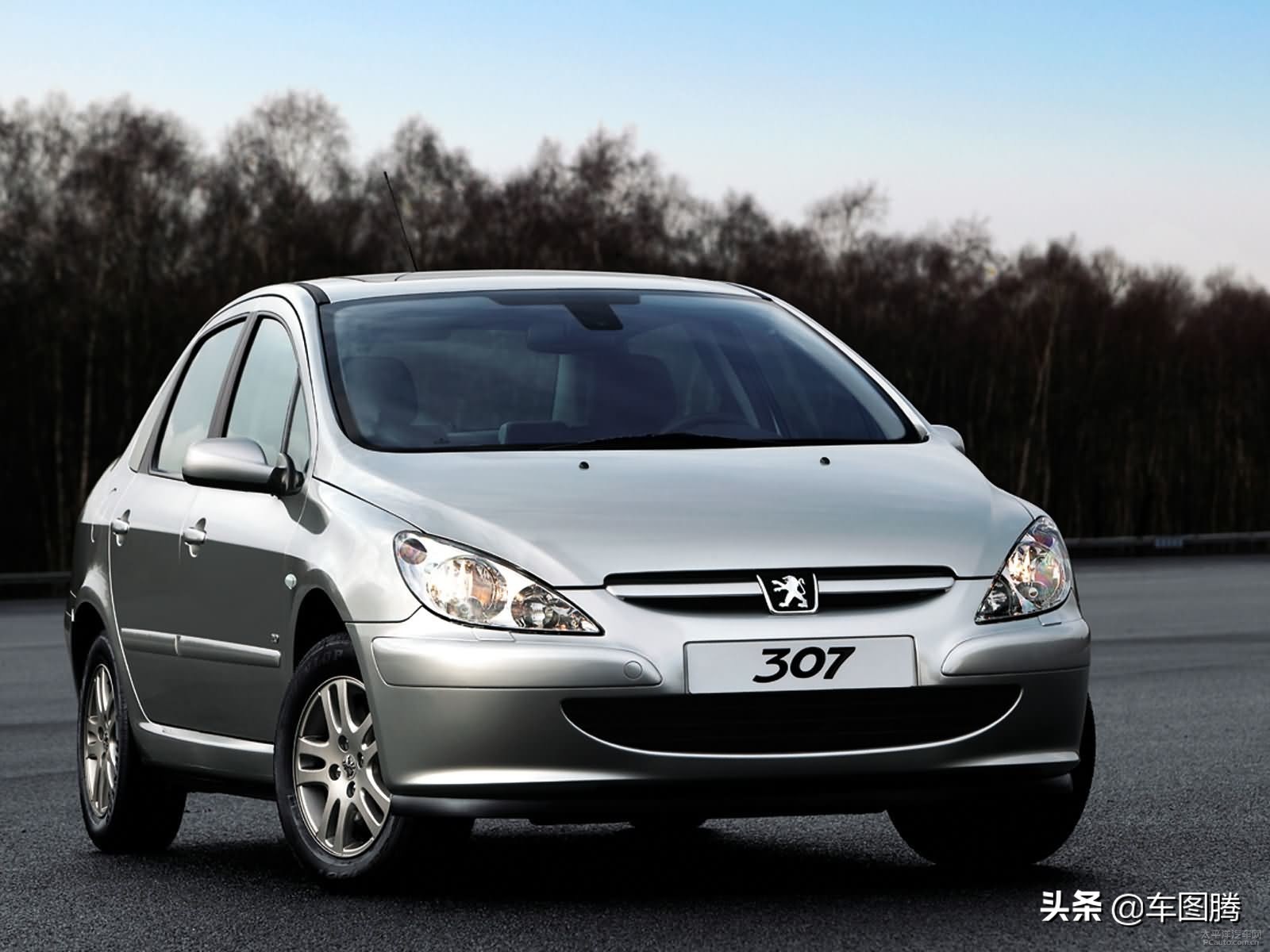 还有谁想成为“爆款”？让巴黎时装周上的标致4008来告诉你吧