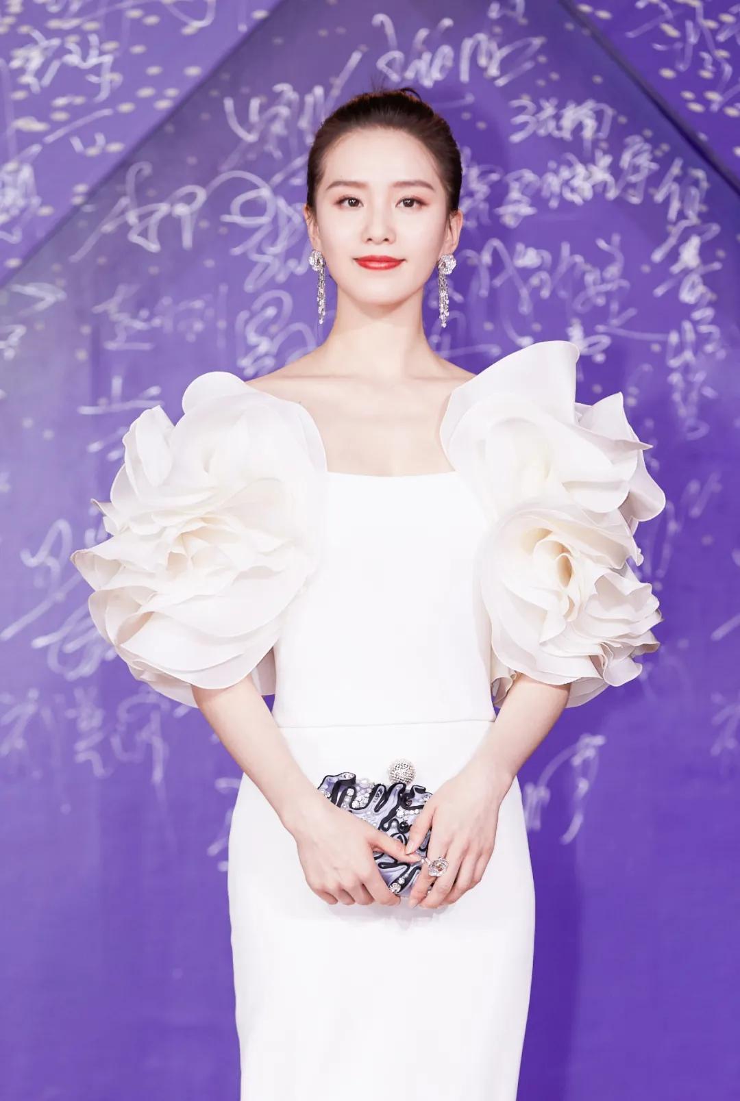 产后含胸驼背能纠正吗,产后脖子后背发凉不舒服怎么办