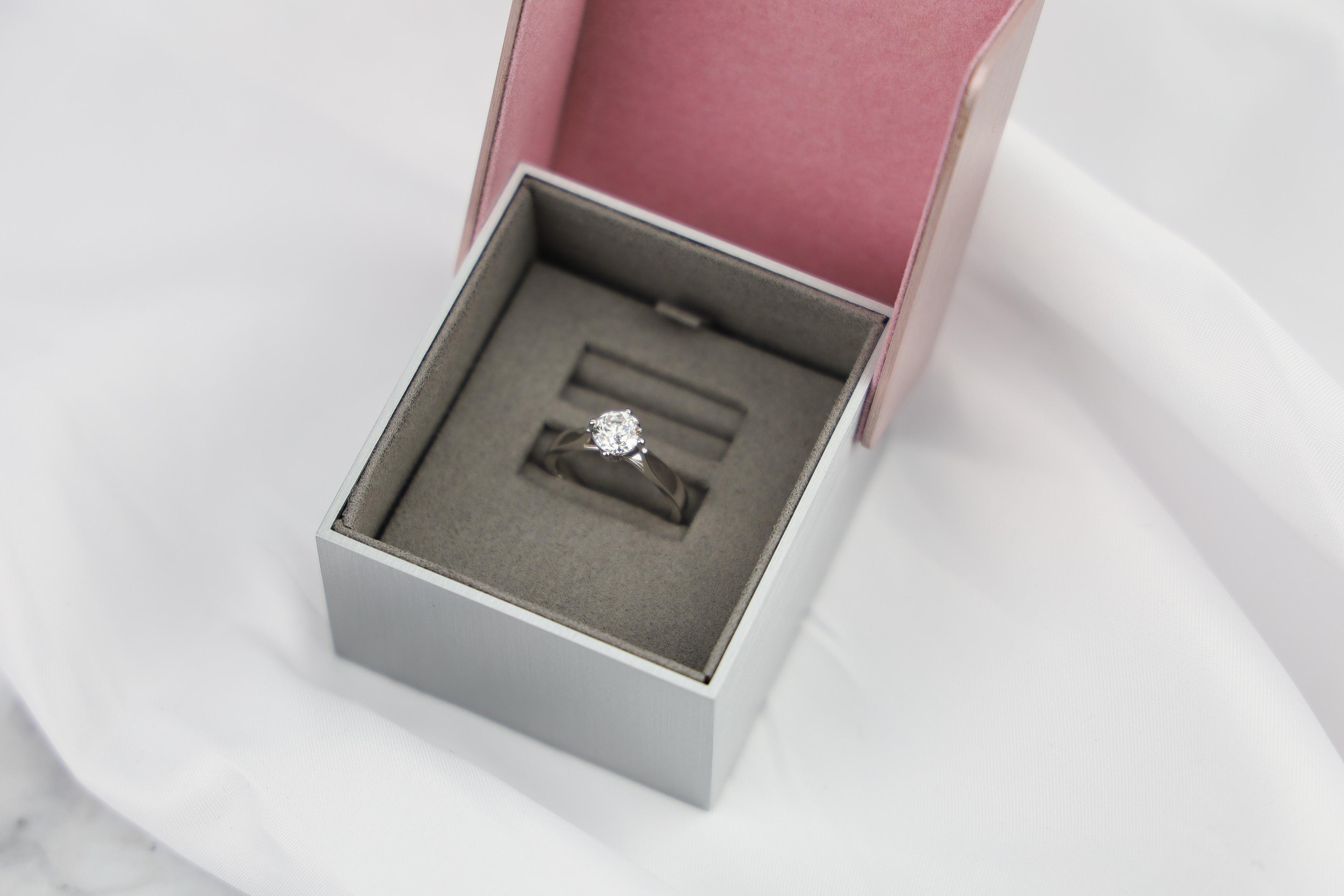 小米有品揭穿珠宝行业“*局骗**”！1克拉仅39991元，网友：干得漂亮