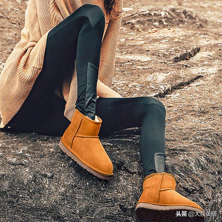 女人冬天雪地靴,矮个子女生冬天适合穿哪种雪地靴