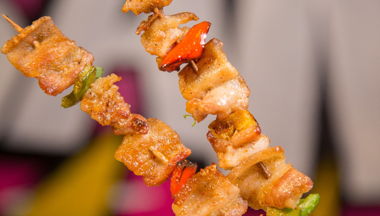 这家球迷必打卡胜地赢了！用牛蝎子锅+撸串，解锁夏日夜晚方式