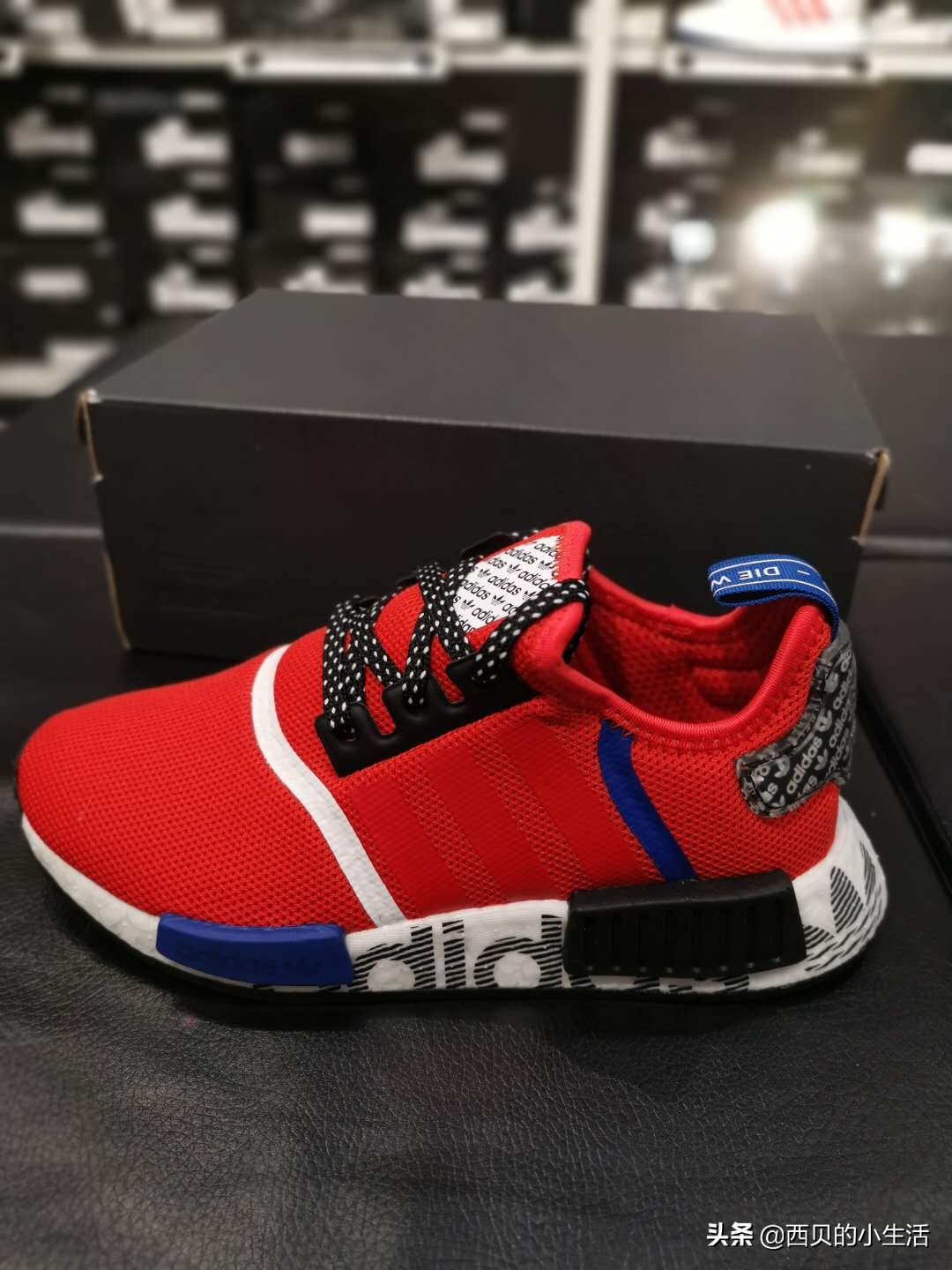 adidasnmd最低价,阿迪达斯打折抢疯郑州