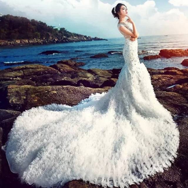 不同婚庆风格如何选婚纱,缎面婚纱婚礼场地