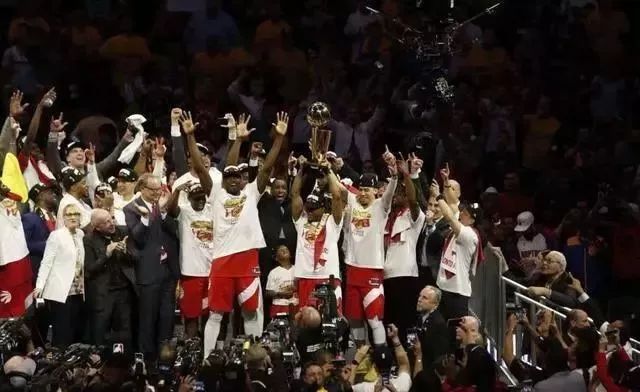 恭喜猛龙击败勇士获得总冠军,猛龙总决赛完整版