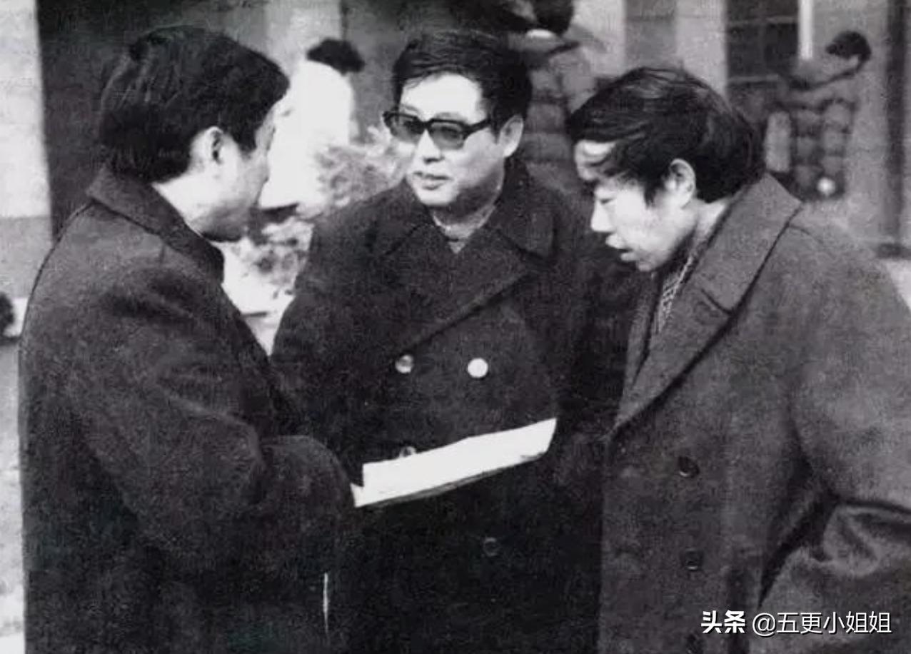 一位文坛大师辞世,一个著名的小说家去世了