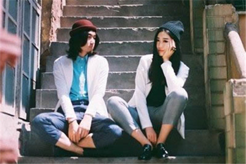 和女生聊天的开场白说什么？这4个万能开场白就够了