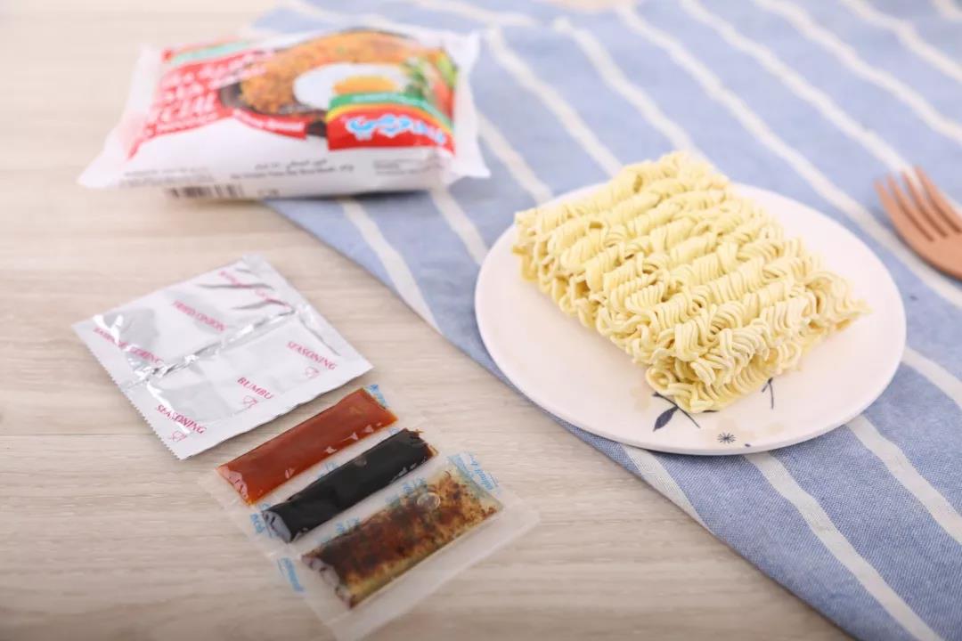 18岁女孩身高体重标准表,18岁身高标准表