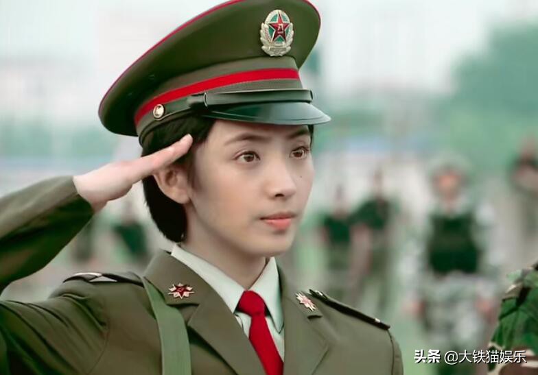 矫揉造作就别演军旅剧了,这8位女星告诉你,什么叫飒爽军人气质