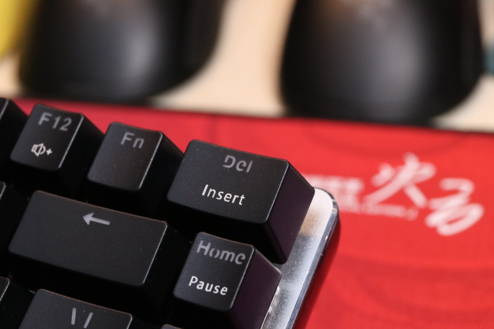 那款好用的小键盘终于出无线款了黑爵AK33分享