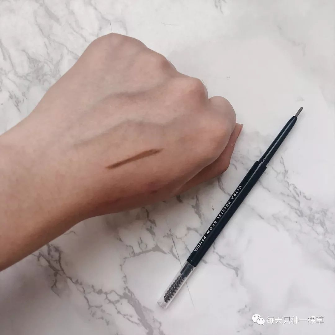 如何快速搞定一个简单的妆容,如何100块搞定全套化妆品