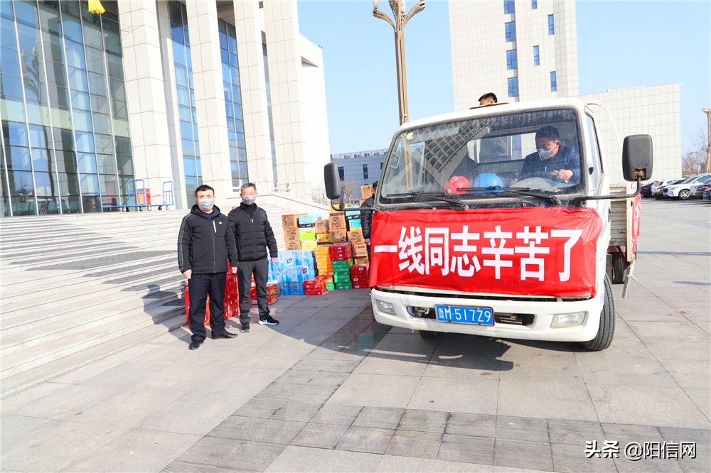 爱心捐助抗疫物资,爱心人士的捐助全民一心共抗疫情