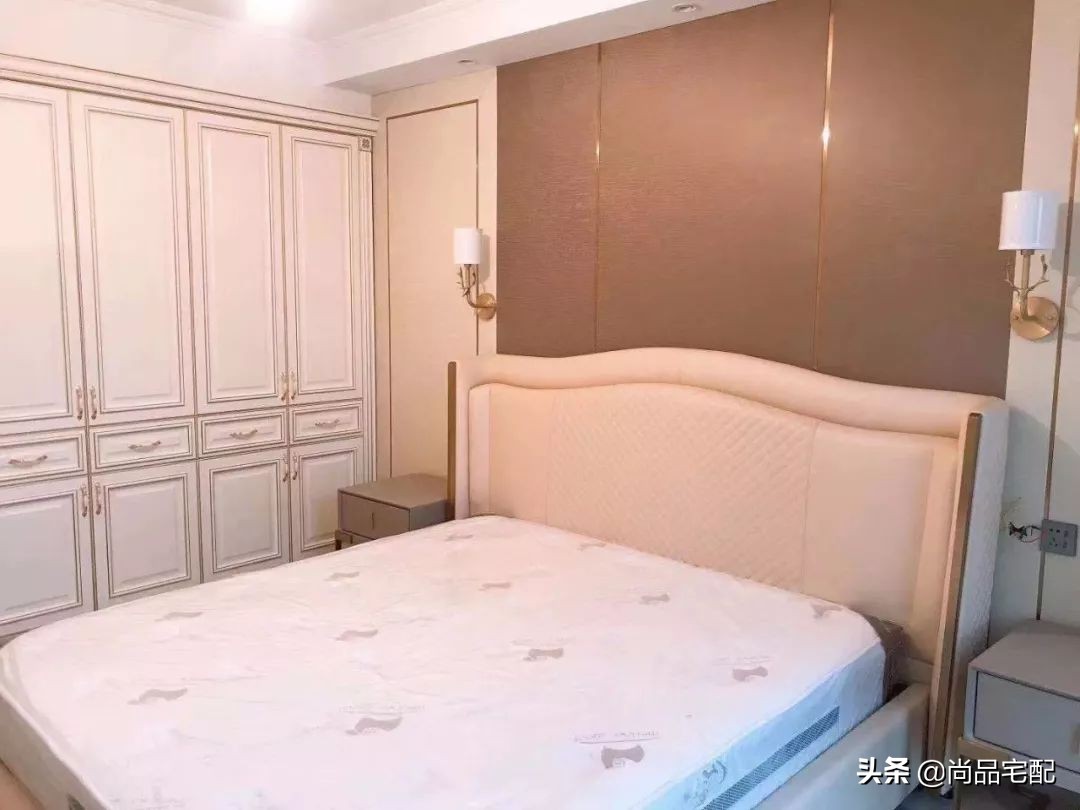 三房两厅新房轻奢风格效果图,小户型轻奢风装修90平米三房