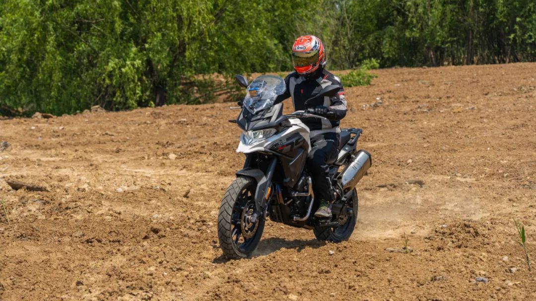 23款无极650ds摩旅西藏视频,恶劣路况