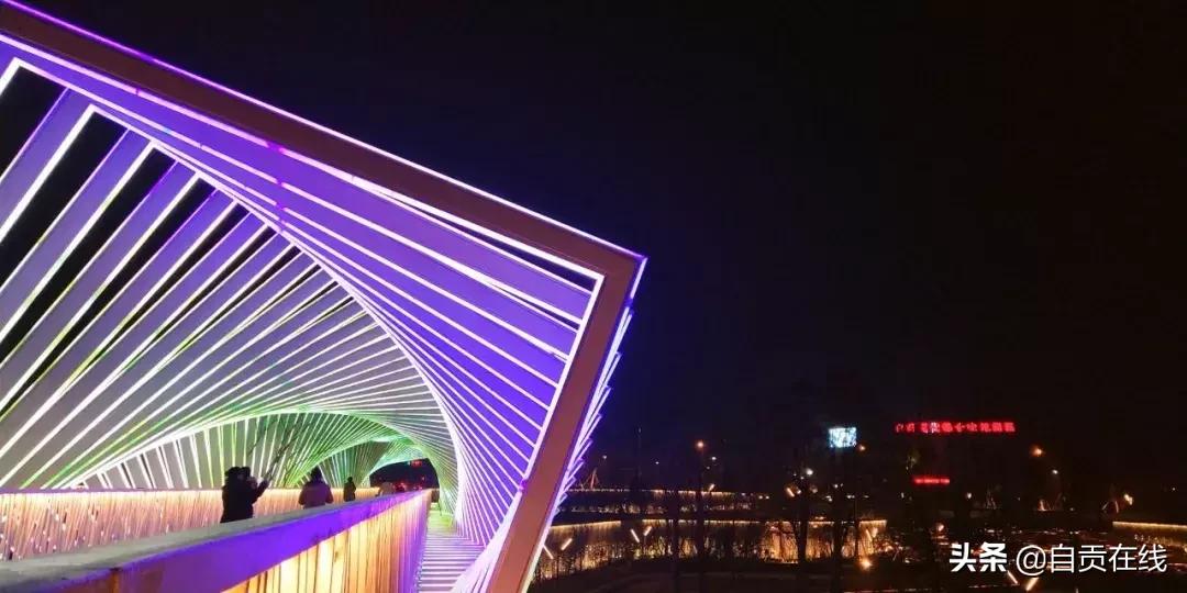 自贡夜游釜溪河在哪个位置,自贡夜游釜溪表演时间