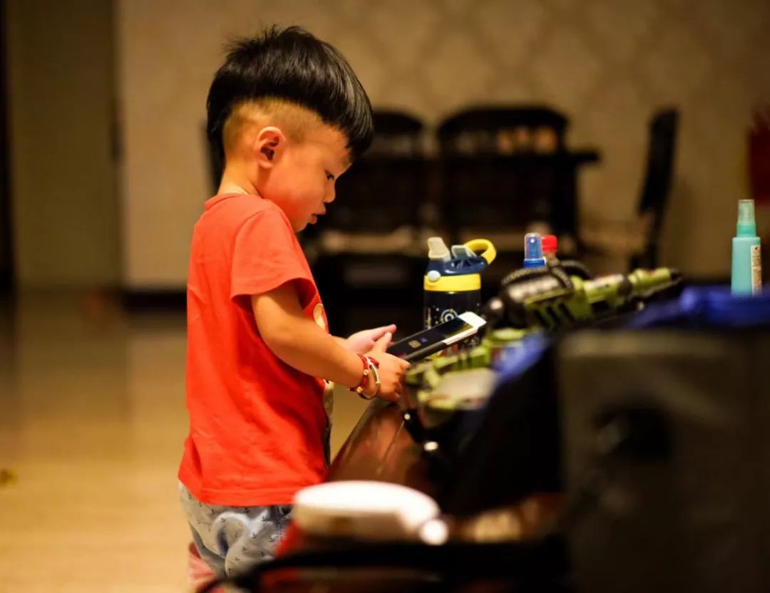 最帅的托尼老师成都,成都最帅最贵的托尼老师你会选谁