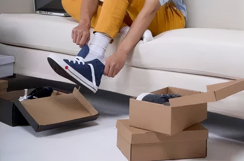 买鞋子尺码怎么选,运动鞋尺码要买偏大还是偏小