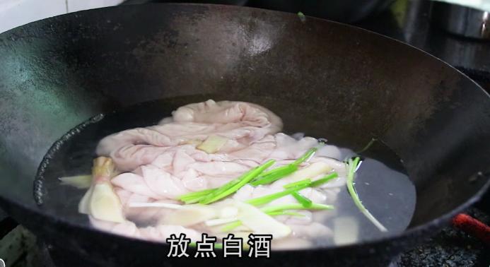 潘哥肥肠,万州正宗肥肠干锅做法