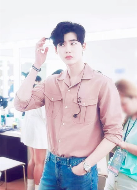 韩剧《死之咏赞》李钟硕零酬出演，又要秀一波演技了吗