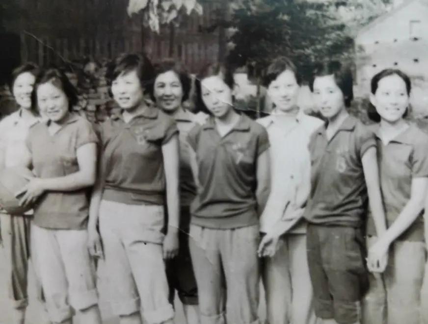 他是峰峰体育界的传奇，他的学生桃李满天下