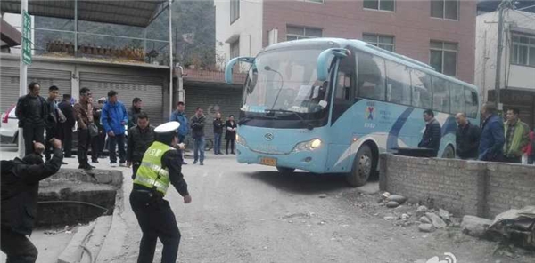 关注四川东拉山大峡谷景区建设为地方建言献策