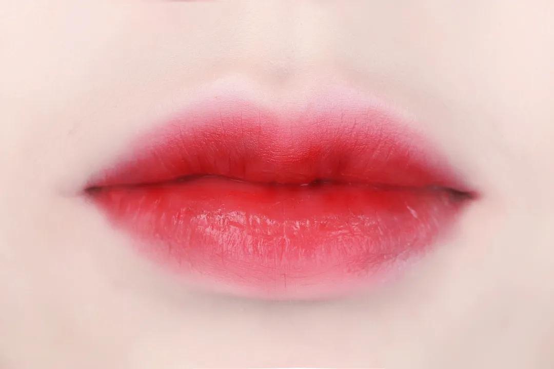 你的唇妆是什么,一分钟学会五种最热门唇妆