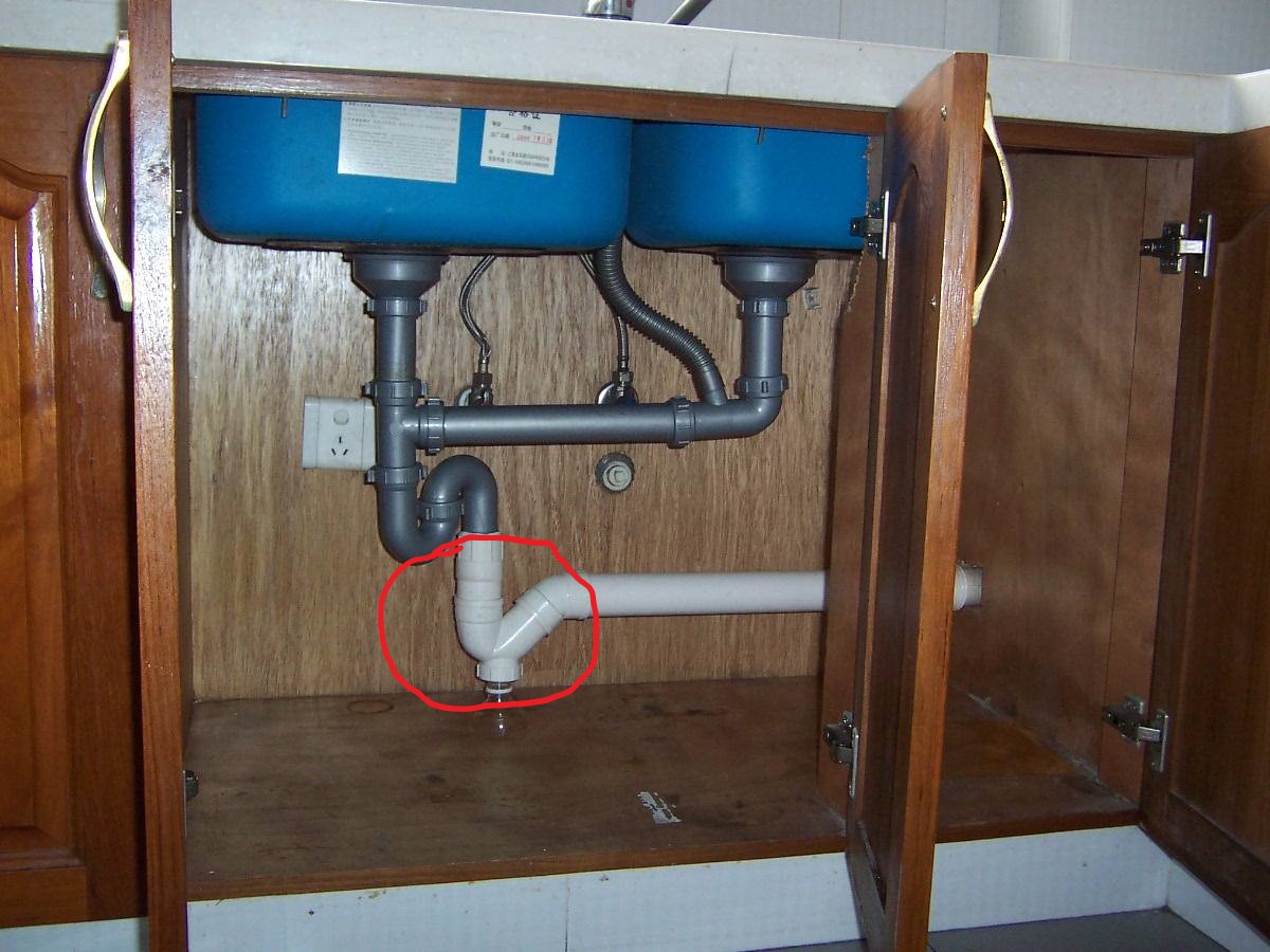 厨房下水道堵塞,白醋和小苏打不管用,老师傅说:还是这个方法好