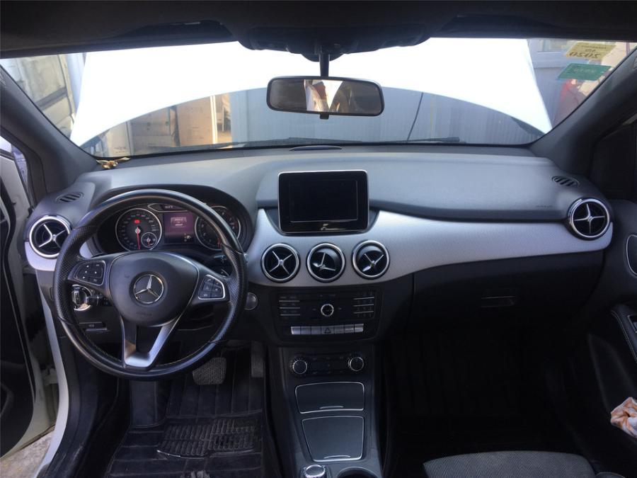 拍卖成功!浙江省温州市一辆车牌浙C687EY梅赛德斯奔驰牌小型汽车