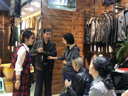 武汉人自己的狂欢！数千人齐聚汉口北海宁皮革品牌广场畅玩“嗨皮大团购”