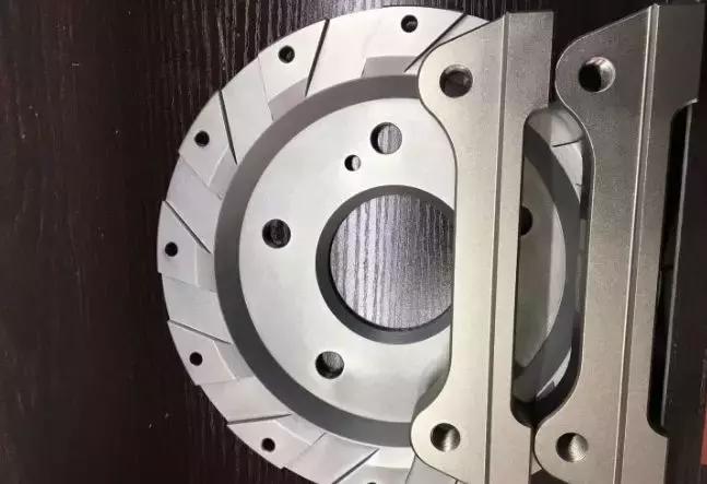 山寨刹车有原装的好吗,山寨刹车和正牌哪个好