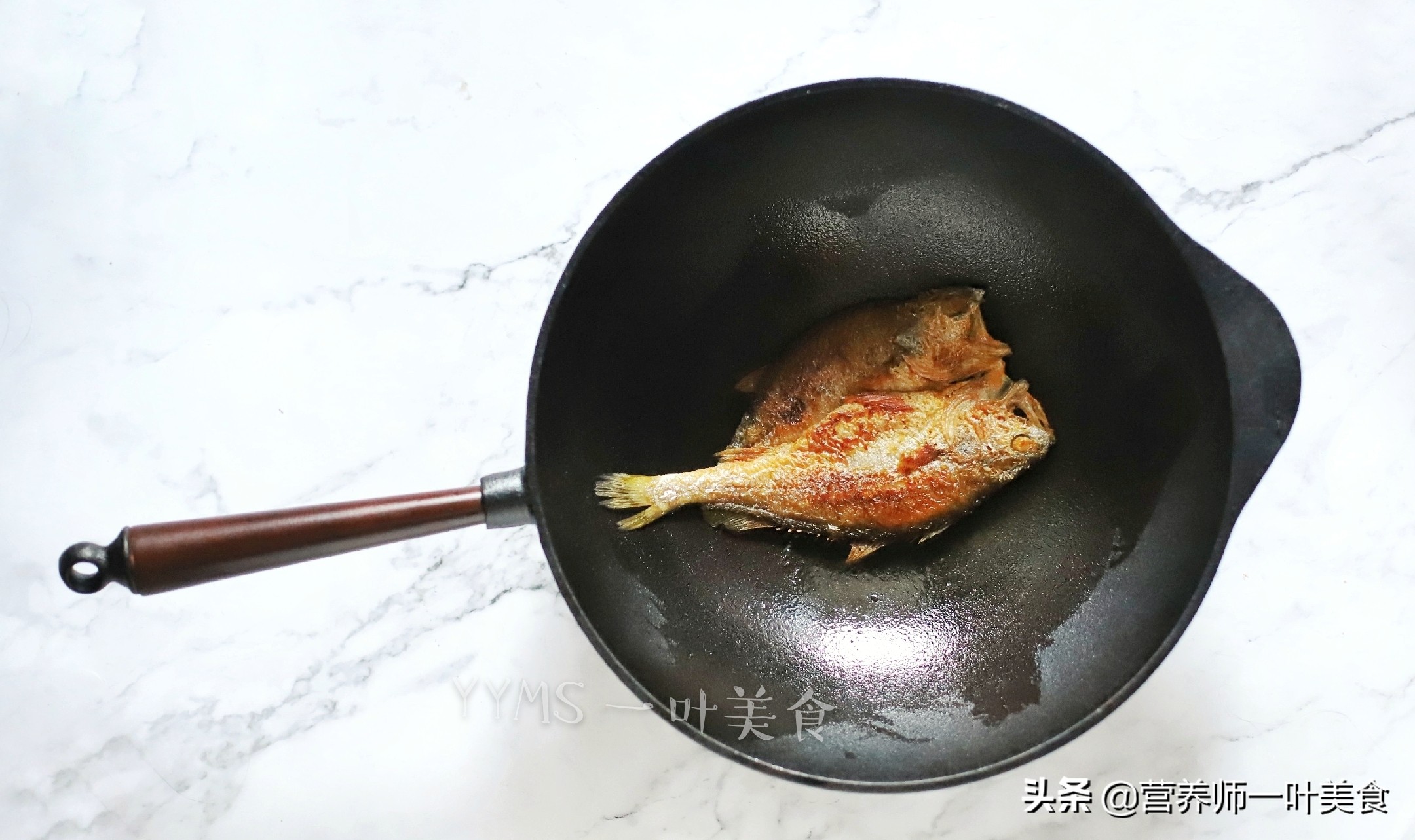 炒锅怎样开锅不粘锅,炒锅如何煎鱼不烂