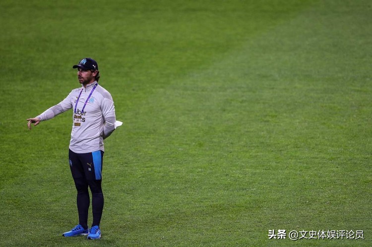 足坛评价博阿滕被晃倒阴影,上港足球教练博阿斯评价