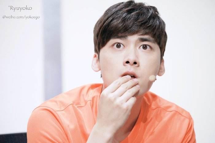 看完韩剧感觉谁说话都像在说韩语,当韩剧看多了就会说韩语了