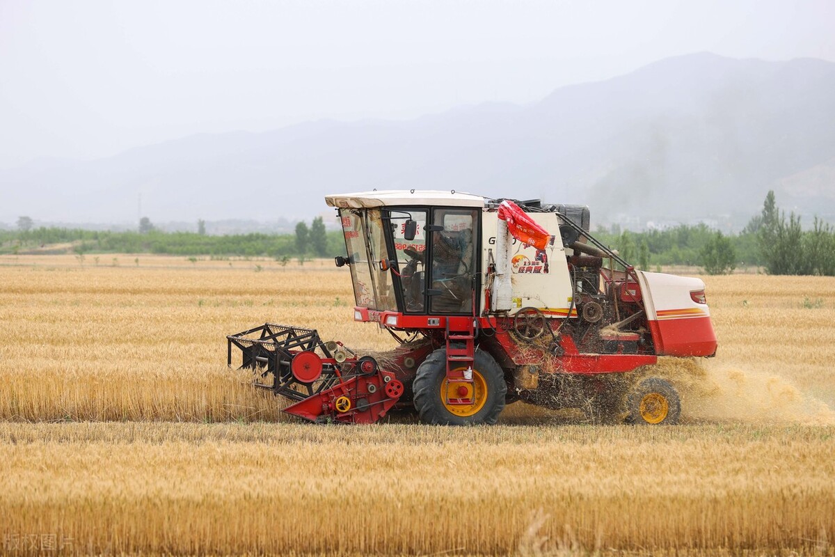 农机证收割机证能在网上办理吗,农机手未持证作业被罚