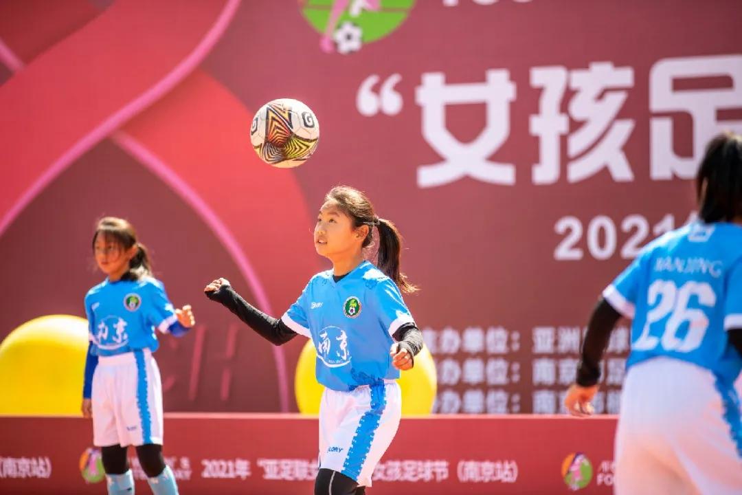 小小女人完整版歌曲,小小女兵视频获奖