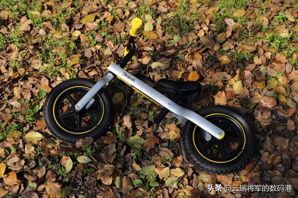 儿童1-3岁滑步车测评,宝宝平衡滑步车训练