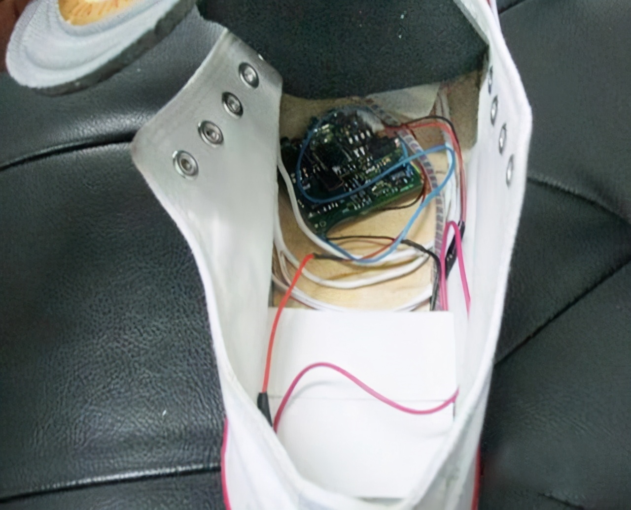 高考为什么不能携带金属,高考安检是不是有金属都不能通过