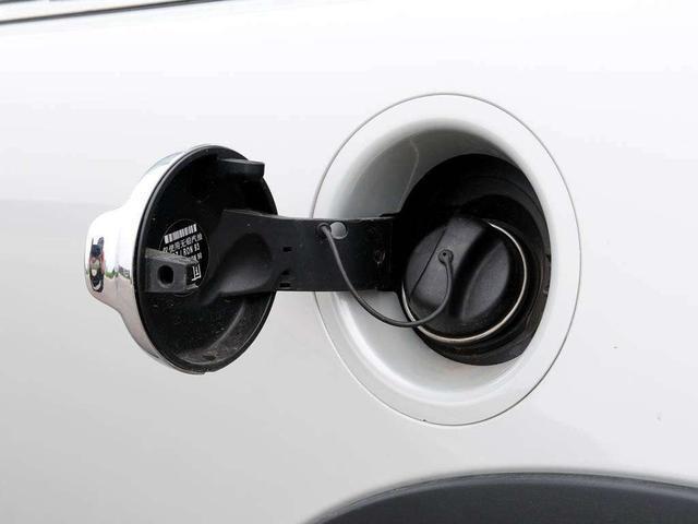 油箱打开为啥“回气”?加燃油宝有用吗?