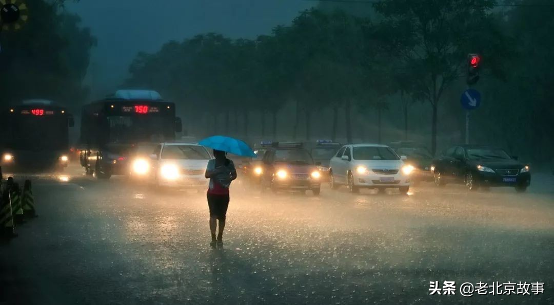 名人笔下的夏天段落,文人墨客笔下的北京