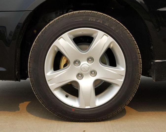 四个胎压不一样相差0.1可以吗,四个轮胎胎压不一致后轮2.4前轮2.5