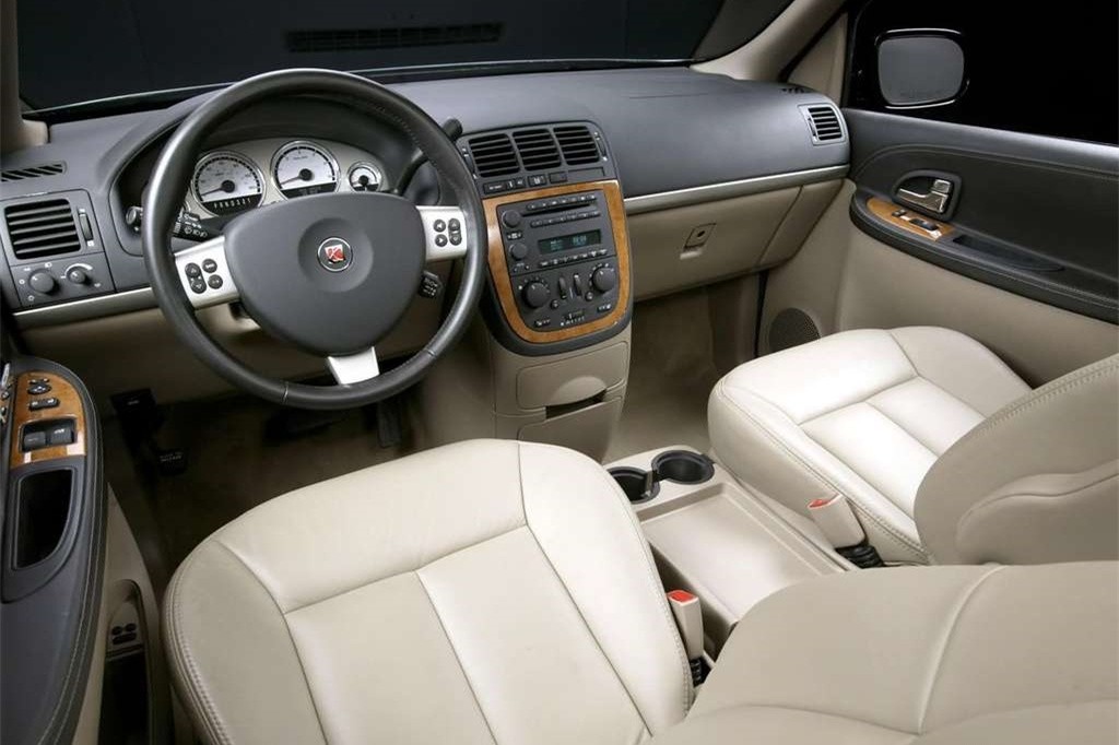 gl8各代舒适度比较,gl8舒适性好还是塞纳舒适性好