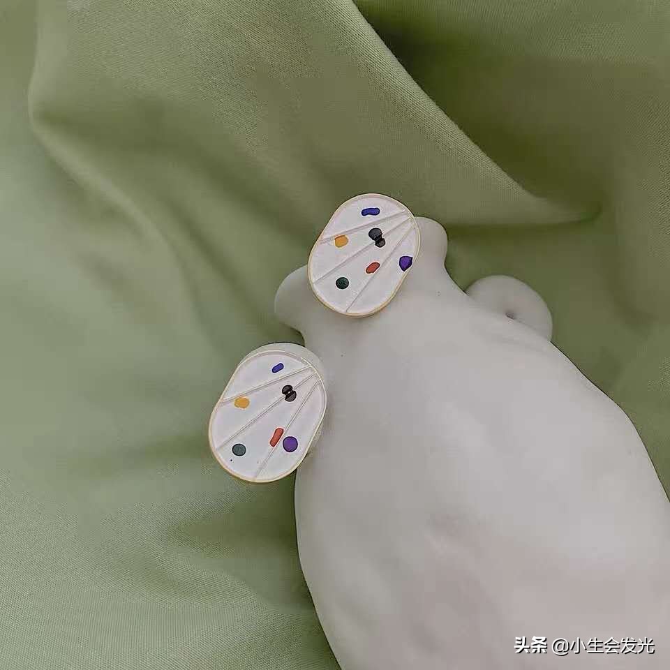 40岁女人适合佩戴什么首饰,17岁女孩适合戴什么样的首饰