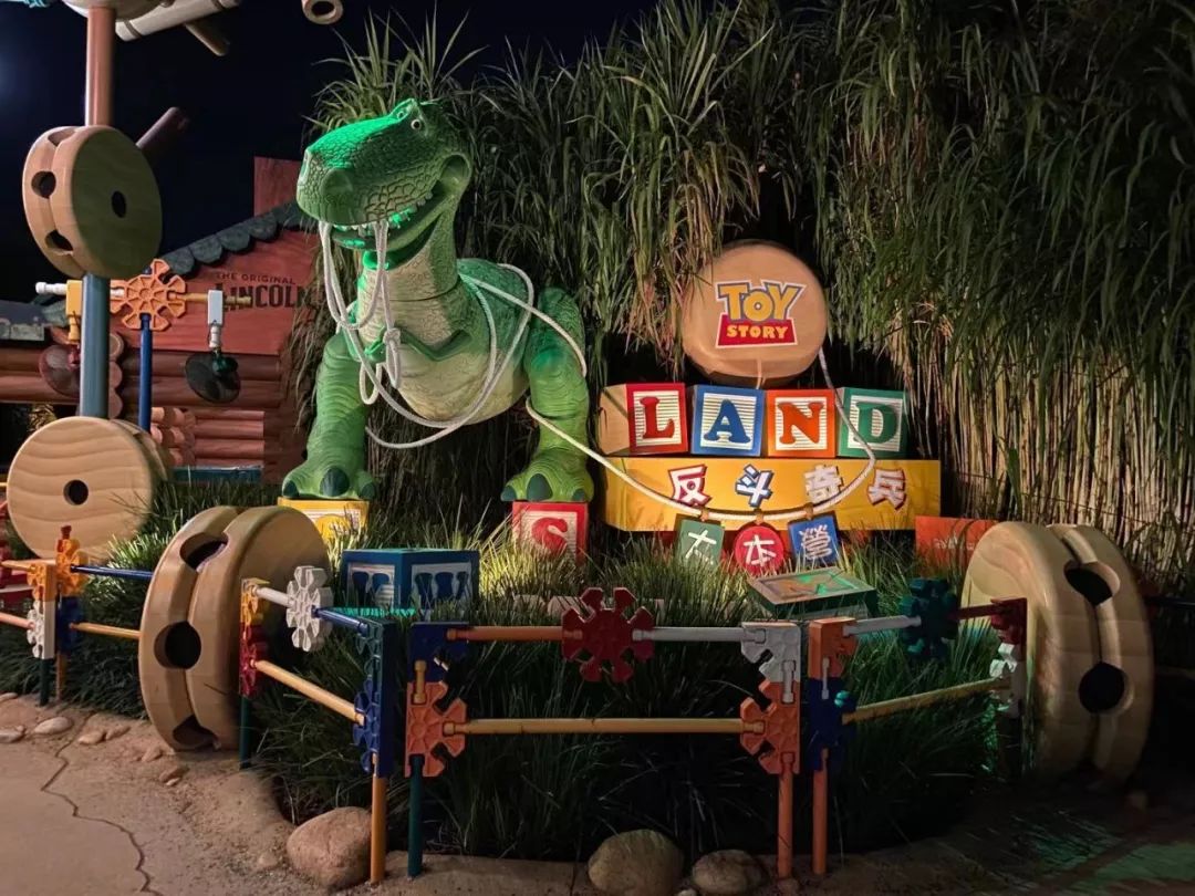 出游香港迪士尼感受迪士尼文化,一天玩遍香港迪士尼旅游攻略