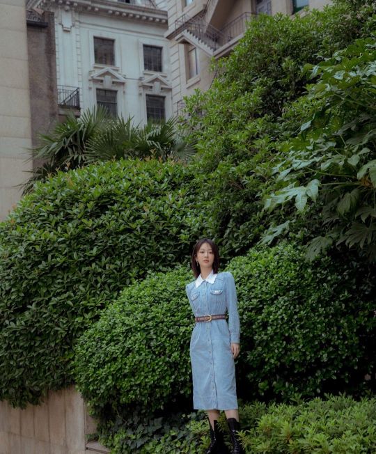 coach大秀杨紫和小男孩合影,coach新款杨紫