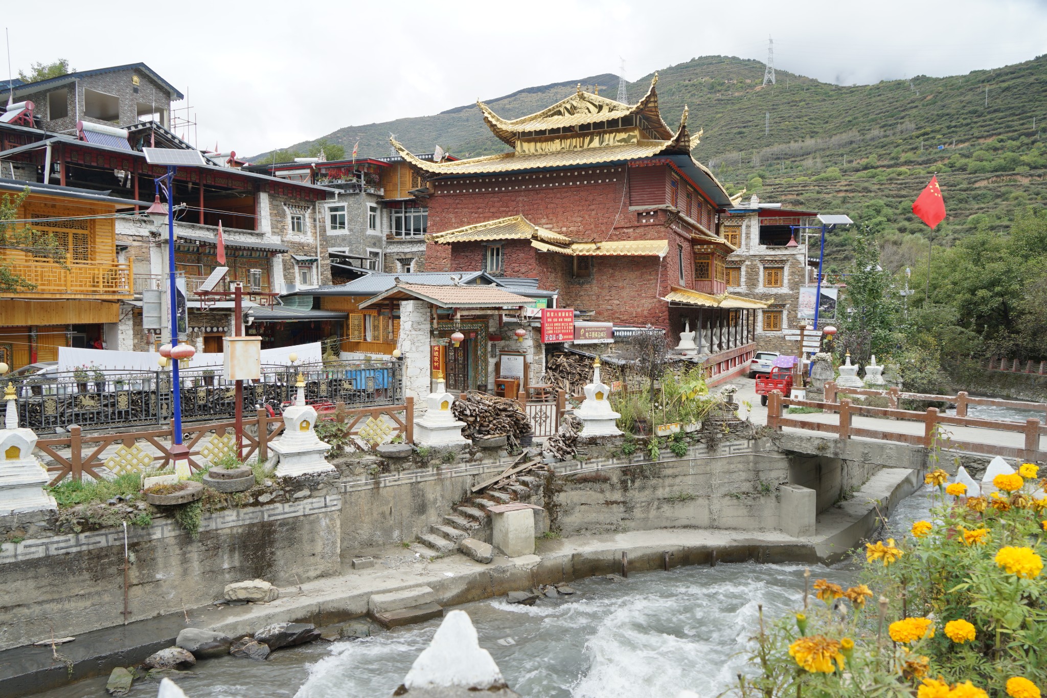 阿坝藏族羌族自治州碉楼,走进阿坝马尔康