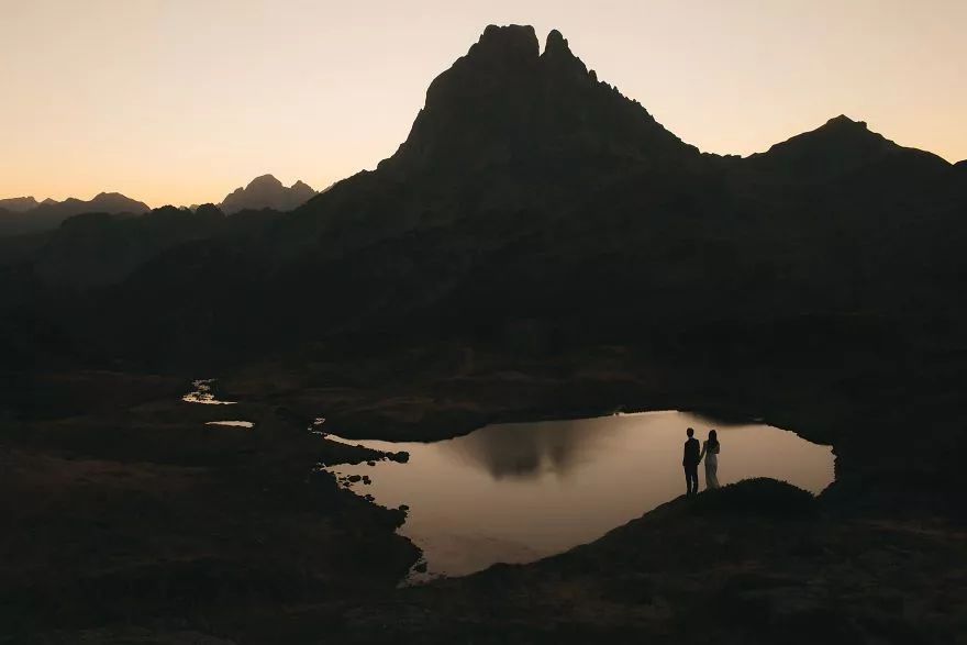 又到了结婚的季节,整理了6种绝美婚纱照