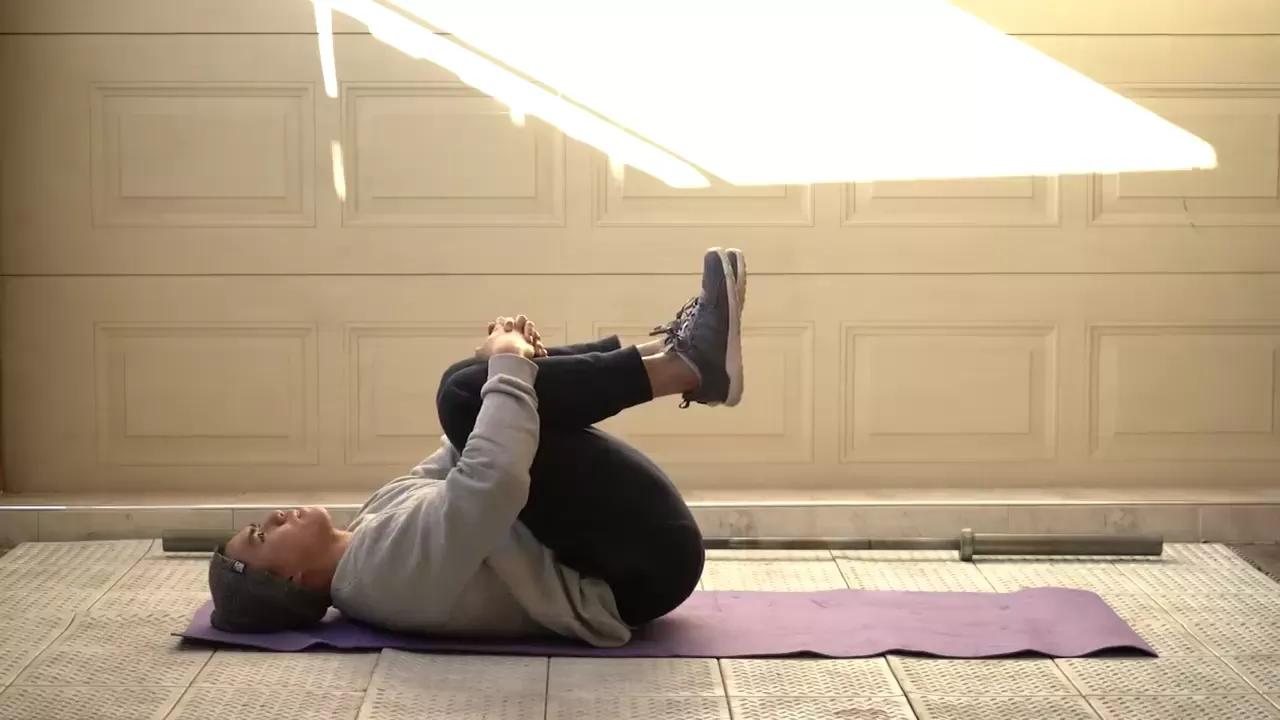 什么动作拉伸腰部,缓解腰部疼痛的拉伸