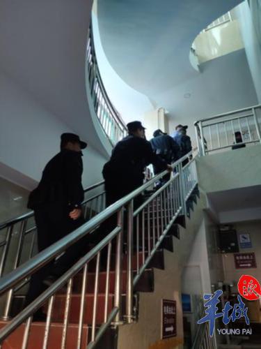 私自撕毁法院公告的法律规定,撕毁法院公告霸占法拍房