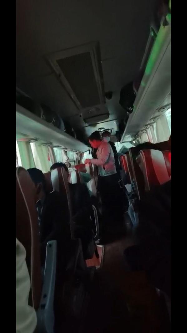 无安检，每天上百乘客发全国，高速服务区成黑大巴倒客集散地？